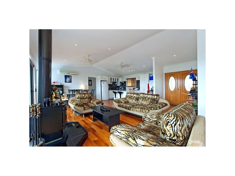 10 Kilto Lane, Macleay Island QLD 4184