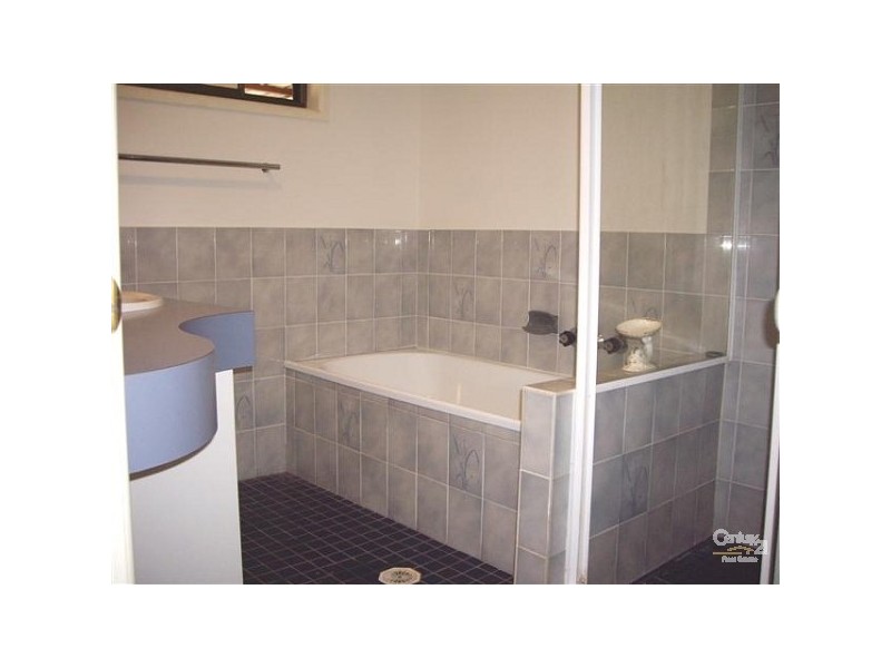 8 TRAFFORD COURT, Alexandra Hills QLD 4161