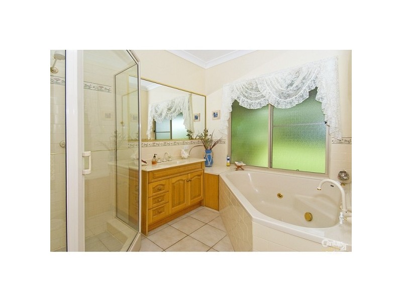 2 LAKESIDE DRIVE, Carbrook QLD 4130