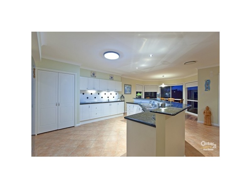 6 Beaufort Court,, Raby Bay QLD 4163