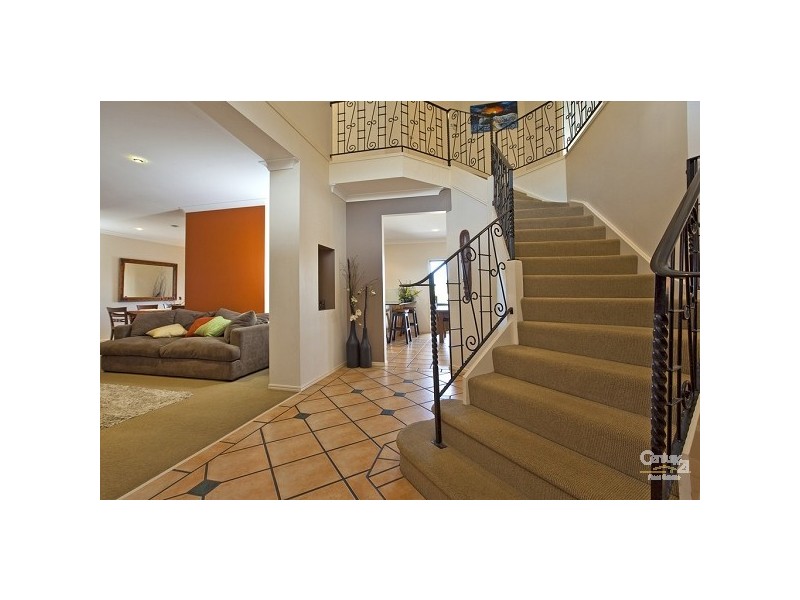 36 Mainroyal Court, Raby Bay QLD 4163