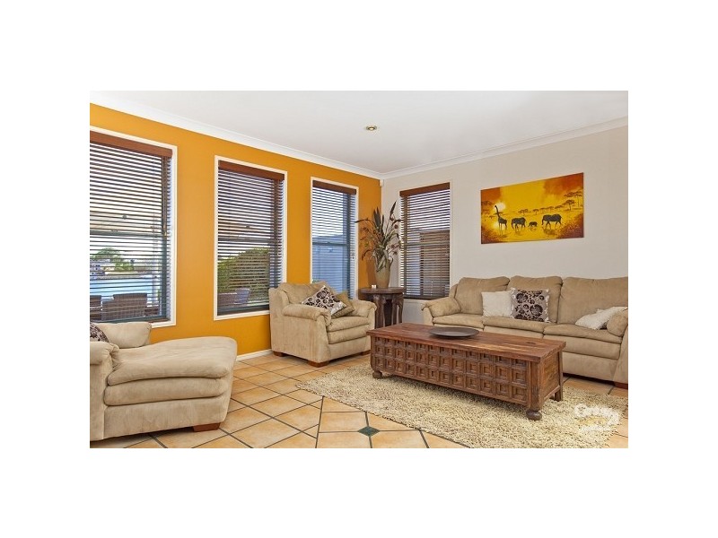 36 Mainroyal Court, Raby Bay QLD 4163