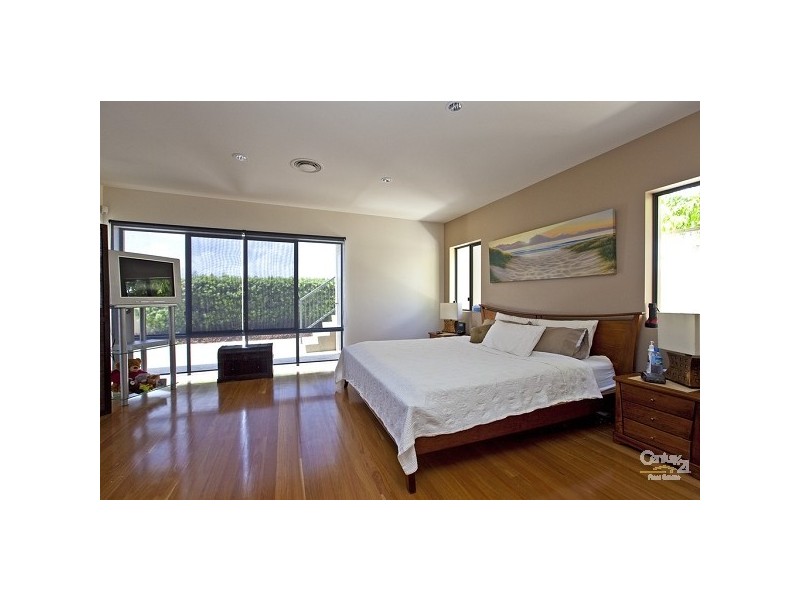 21 Raby Bay Bvd, Raby Bay QLD 4163