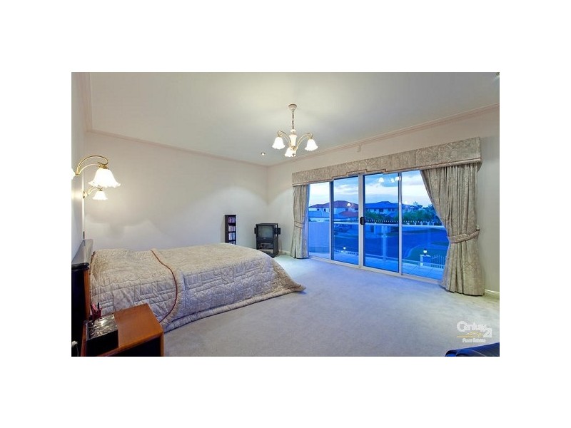 16 Bonaventure Court, Raby Bay QLD 4163