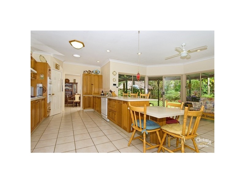 2 Lakeside Drive, Carbrook QLD 4130