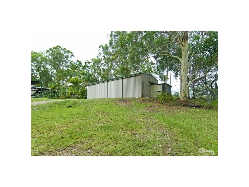 2 Lakeside Drive, Carbrook QLD 4130