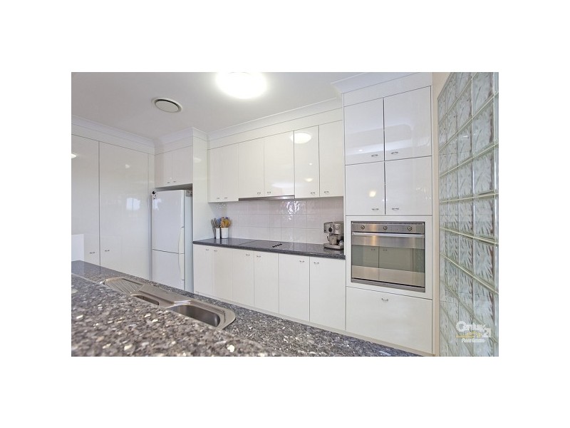 Unit 50 The Anchorage Masthead Drive, Raby Bay QLD 4163