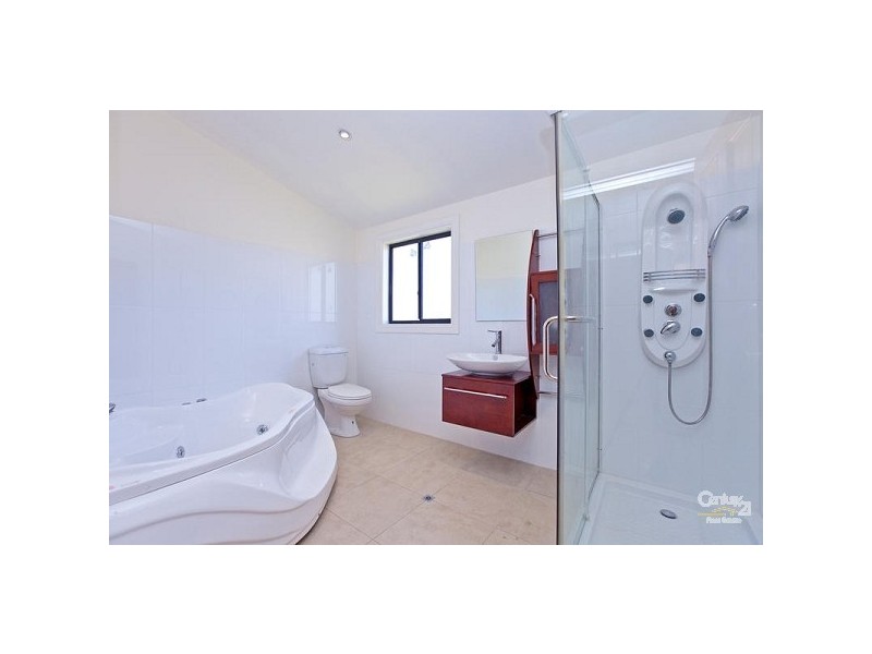 26 Birdwood Road, Birkdale QLD 4159