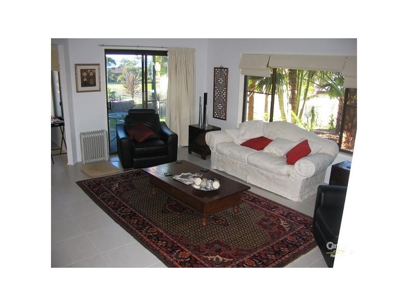 28 Clearwater St, Ormiston QLD 4160