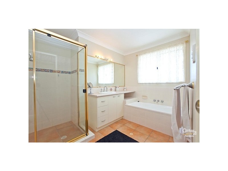 2 Sirocco Court, Ormiston QLD 4160