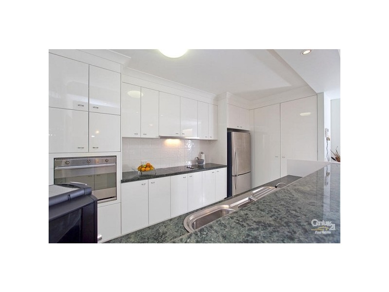 12/18 The Anchorage, Masthead Drive, Raby Bay QLD 4163