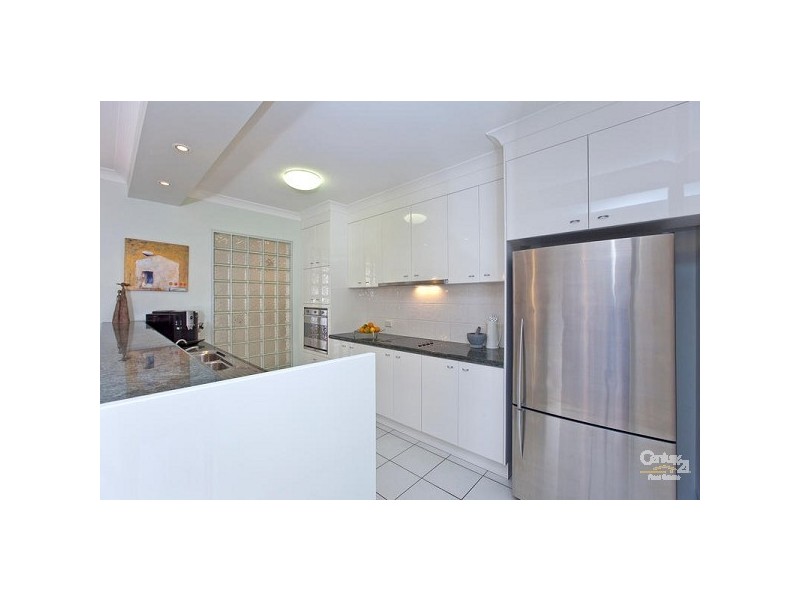 12/18 The Anchorage, Masthead Drive, Raby Bay QLD 4163