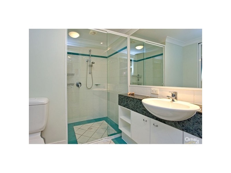 12/18 The Anchorage, Masthead Drive, Raby Bay QLD 4163