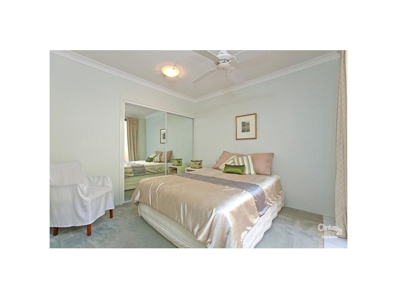 12/18 The Anchorage, Masthead Drive, Raby Bay QLD 4163