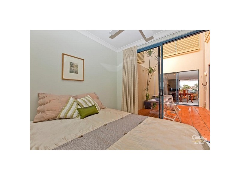 12/18 The Anchorage, Masthead Drive, Raby Bay QLD 4163