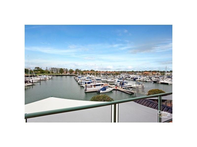 12/18 The Anchorage, Masthead Drive, Raby Bay QLD 4163