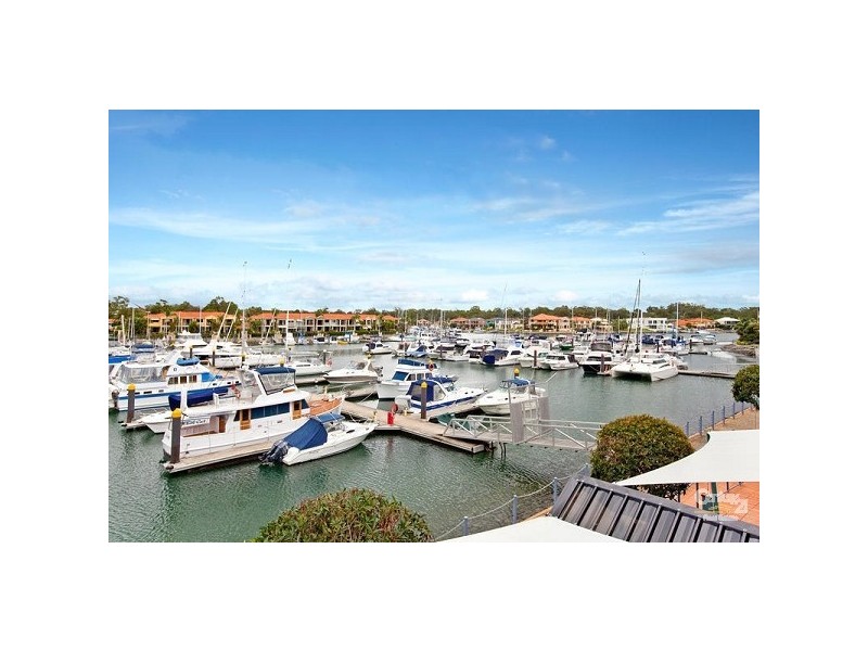 12/18 The Anchorage, Masthead Drive, Raby Bay QLD 4163
