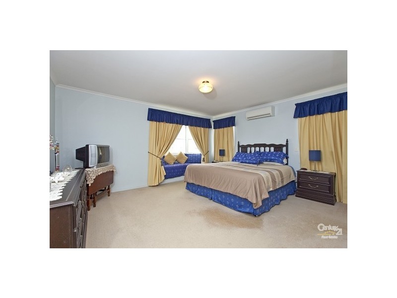 21 Compass crt,, Raby Bay QLD 4163