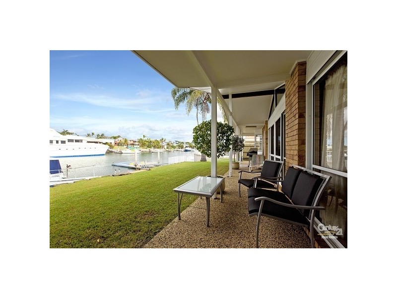 21 Compass crt,, Raby Bay QLD 4163