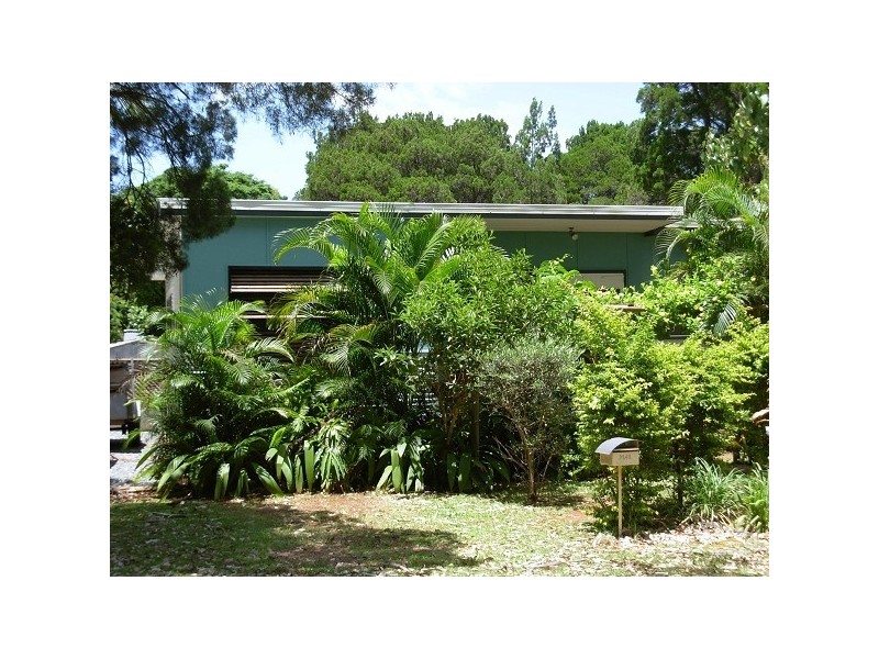 4 Aminya St, Coochiemudlo Island QLD 4184