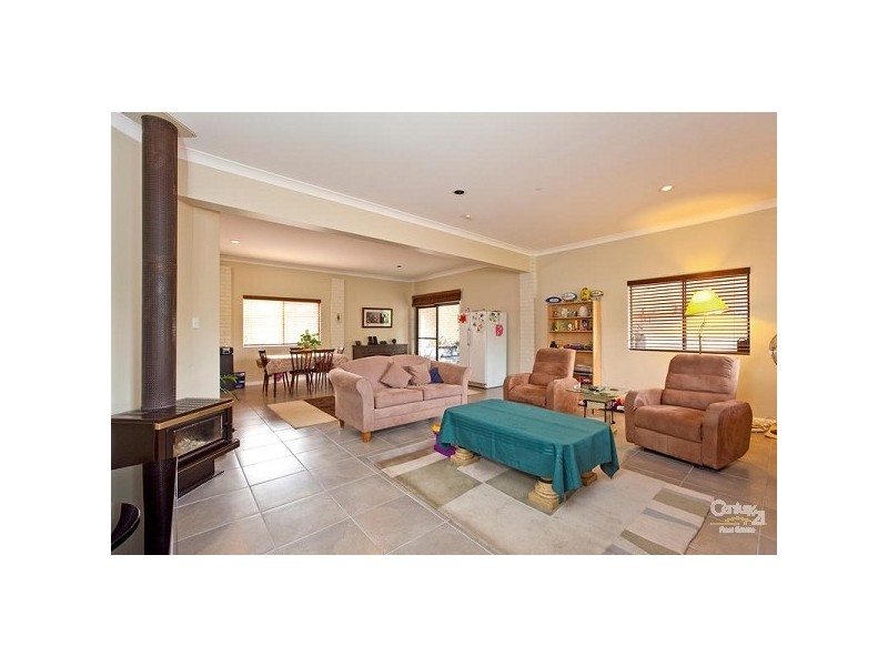 2 Ocean Street, Cleveland QLD 4163