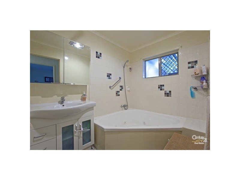 22 Beatty Road, Thorneside QLD 4158