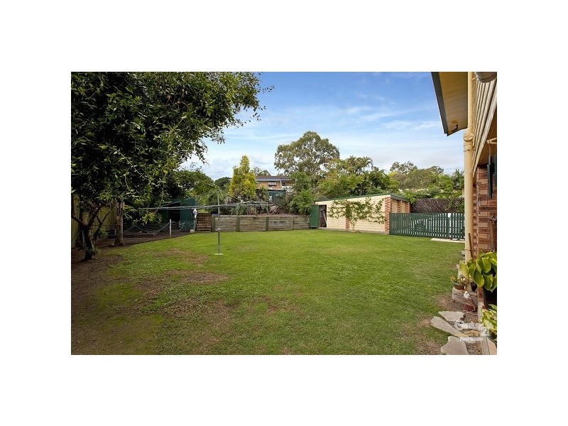 215 Mooroondu Rd, Thorneside QLD 4158