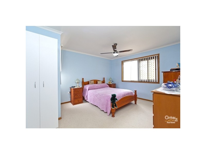 215 Mooroondu Rd, Thorneside QLD 4158