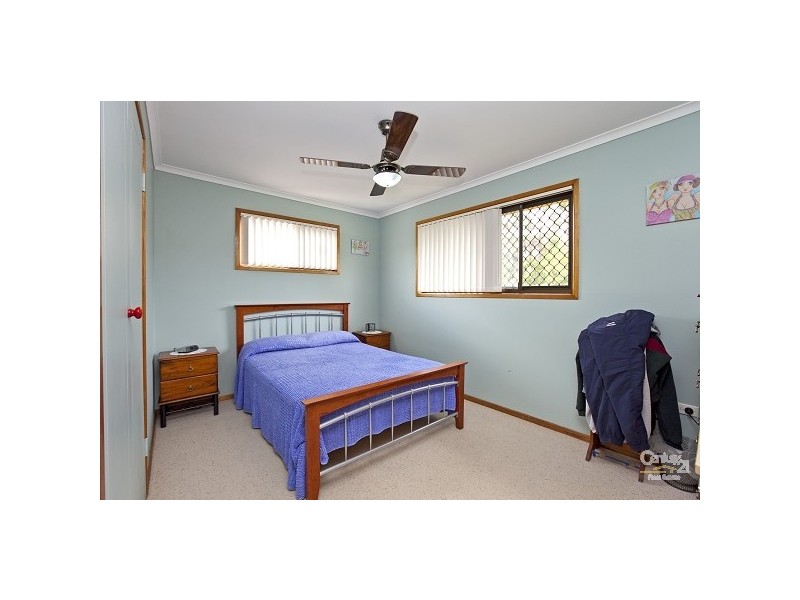 215 Mooroondu Rd, Thorneside QLD 4158
