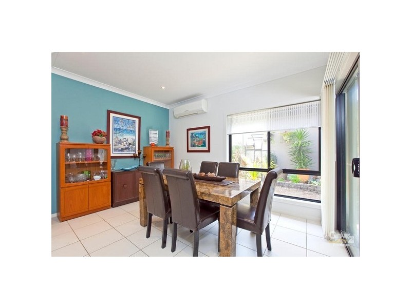 16/104 Surbiton Ct, Carindale QLD 4152