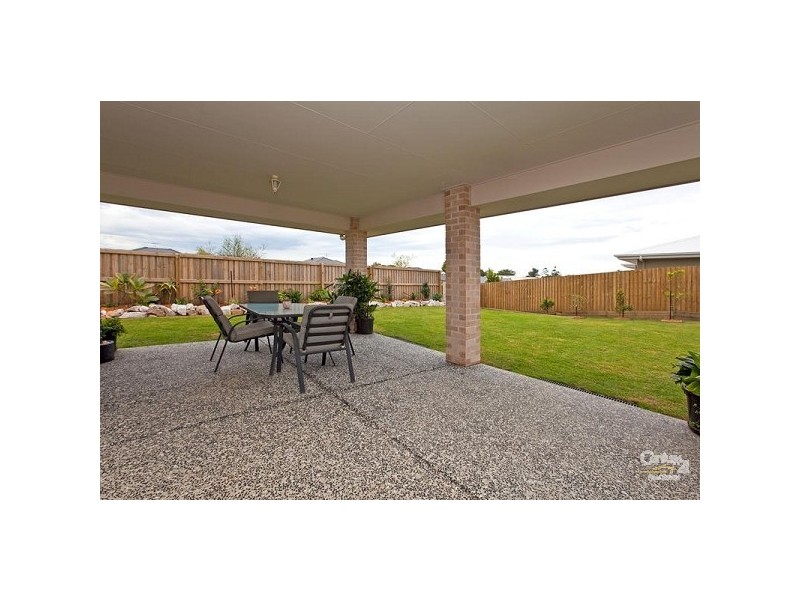 15 Forrest Street, Redland Bay QLD 4165