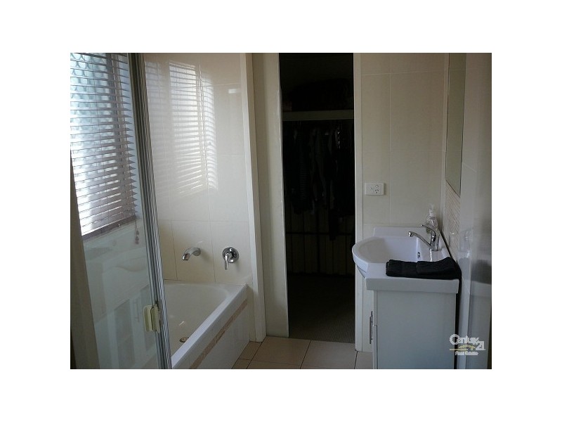 18 Boorana Street, Thorneside QLD 4158