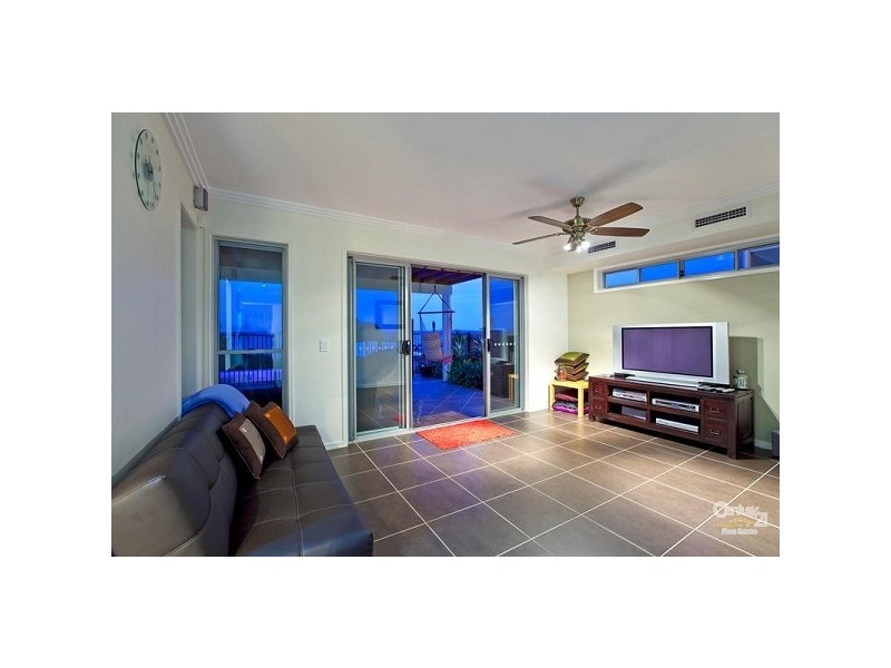 18 Broadwater Terrace, Redland Bay QLD 4165