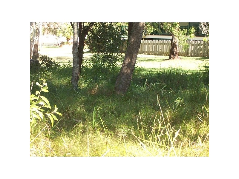 2 Maroo Street, Coochiemudlo Island QLD 4184