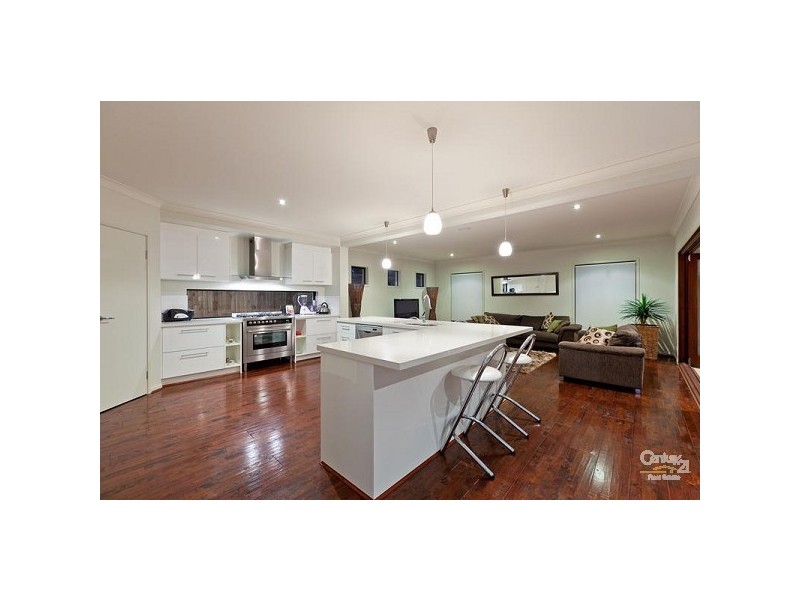 13 Highland St, Redland Bay QLD 4165