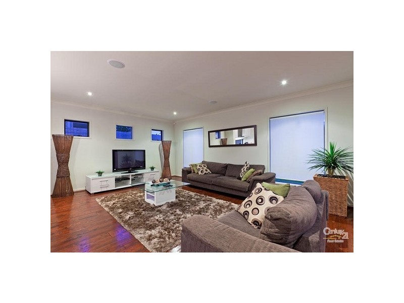 13 Highland St, Redland Bay QLD 4165