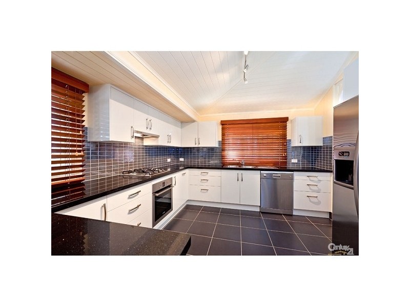28 Erobin St, Cleveland QLD 4163