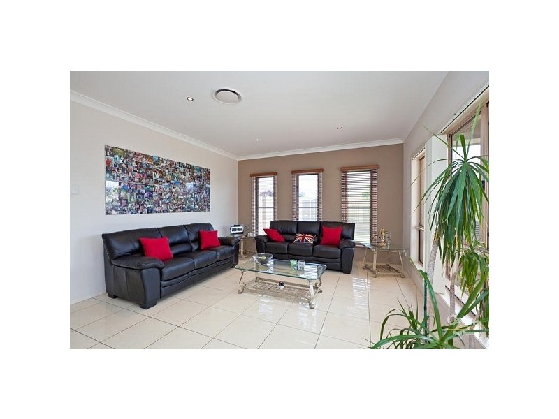 77 Beachcrest Road, Wellington Point QLD 4160