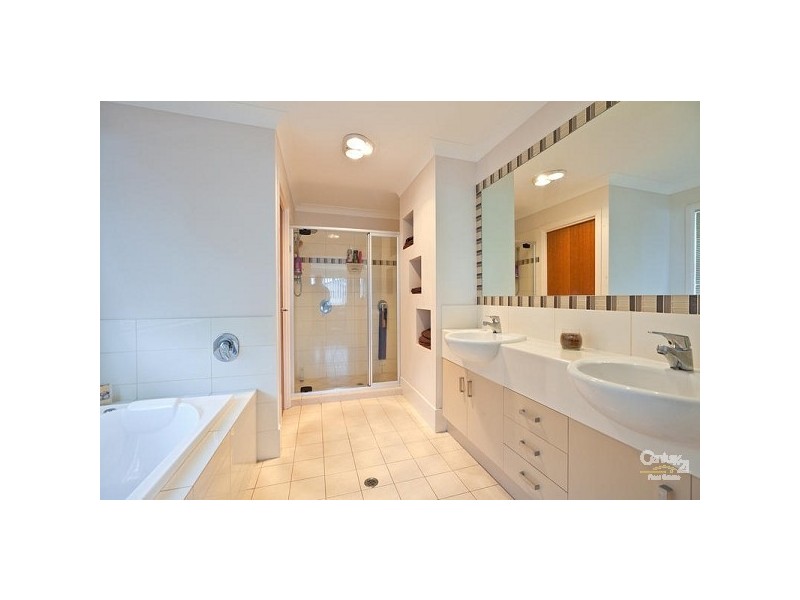 77 Beachcrest Road, Wellington Point QLD 4160