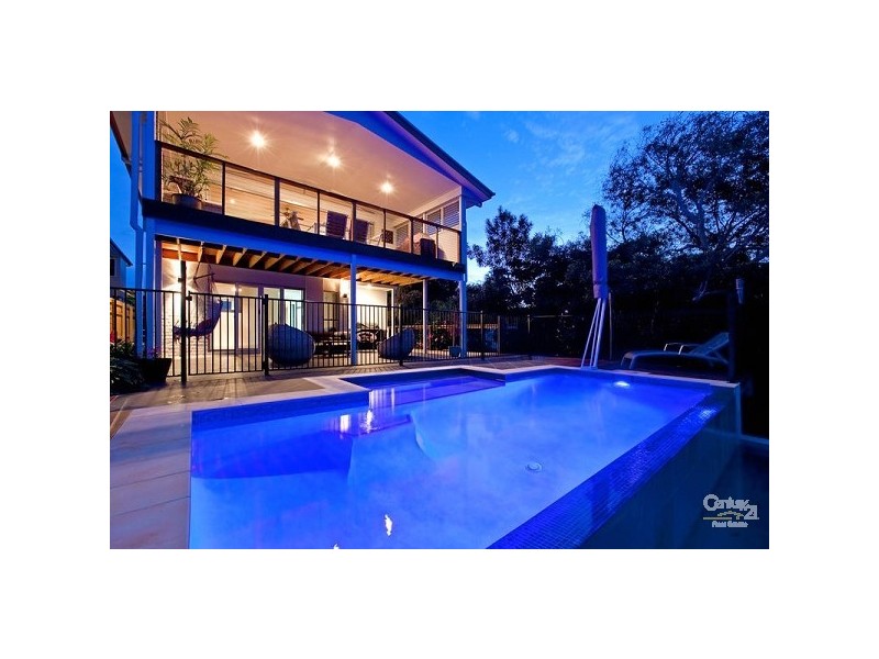 18 Broadwater Terrace, Redland Bay QLD 4165