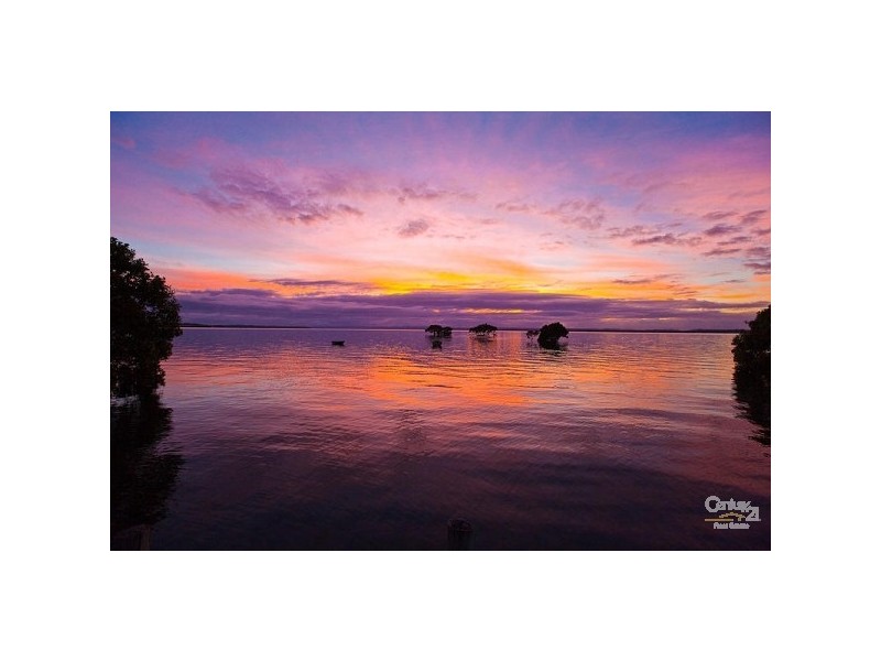 18 Broadwater Terrace, Redland Bay QLD 4165