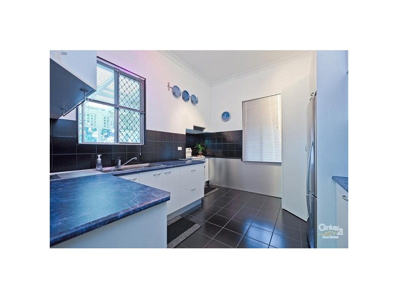 38 Blackwood Rd, Manly West QLD 4179