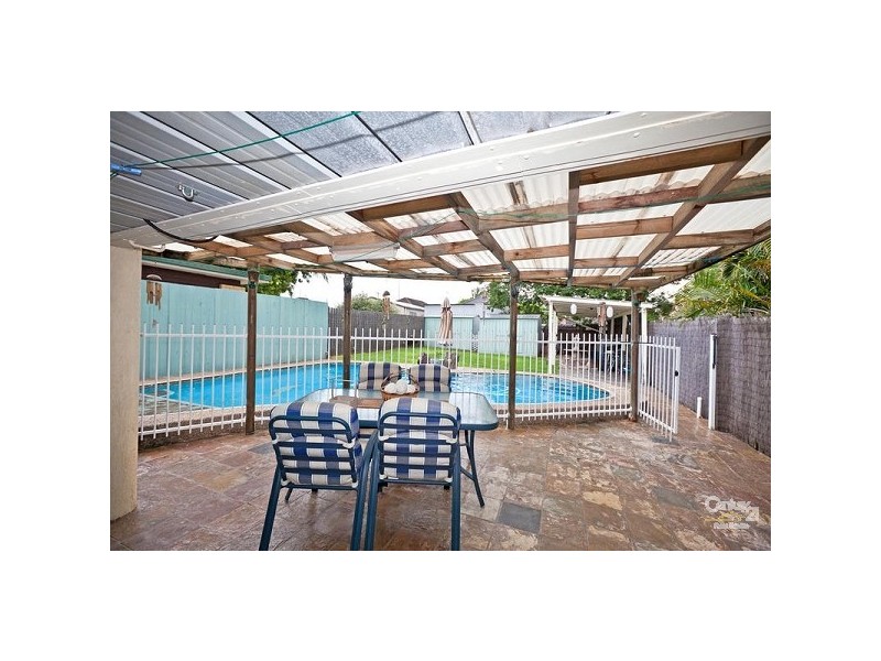 38 Blackwood Rd, Manly West QLD 4179