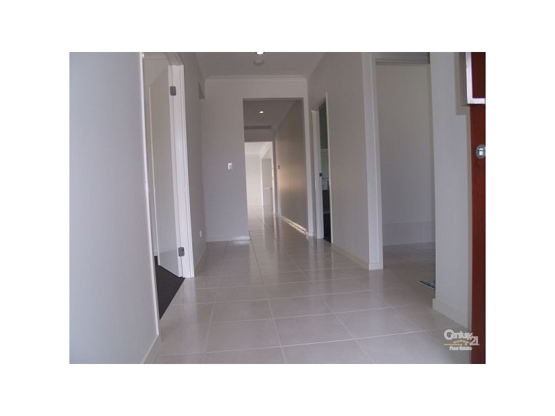 18 Valencia Springs Drive, Redland Bay QLD 4165