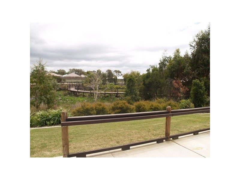 18 Valencia Springs Drive, Redland Bay QLD 4165