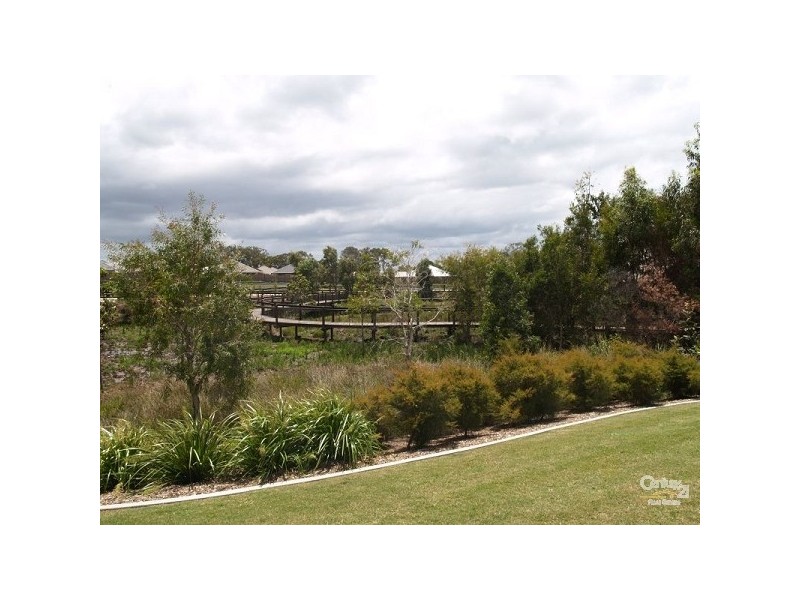 18 Valencia Springs Drive, Redland Bay QLD 4165