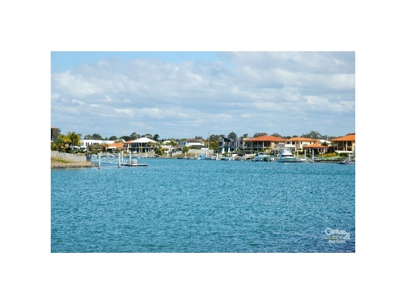 7 Lucy Court, Ormiston QLD 4160