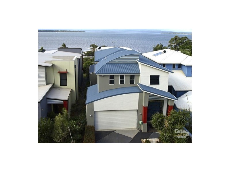 24 Gray Street, Redland Bay QLD 4165