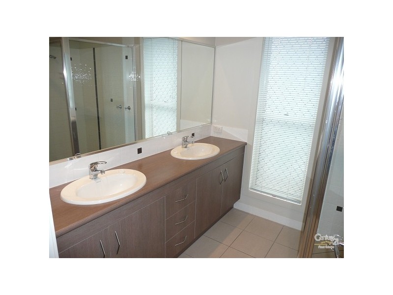 28 Lexey Crs, Wakerley QLD 4154