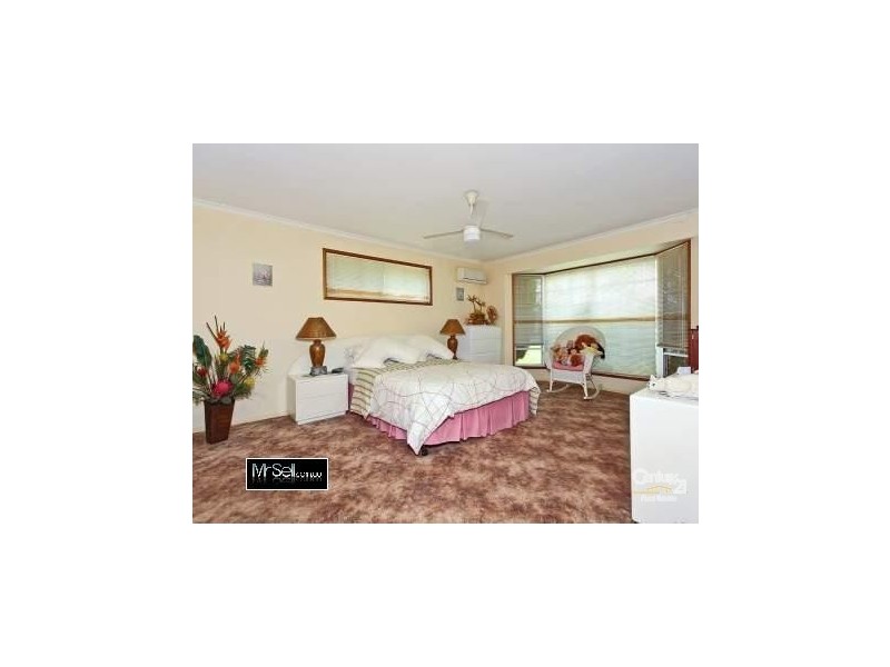 31 Whitehall Ave, Birkdale QLD 4159